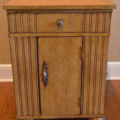 Century Furniture transitional blonde stand with beadboard detailing and bun feet