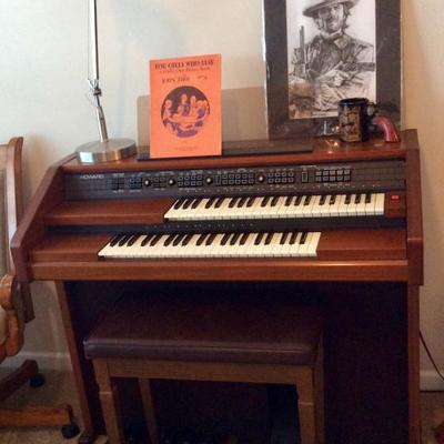 Howard Organ & Sheet Music/Books