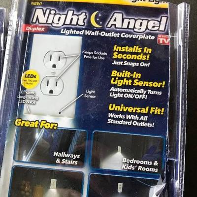 Lot of 2 lighted wall outlet coverplates