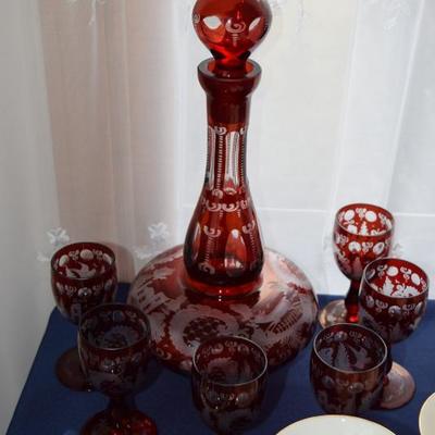 Glass Decanter and 6 Cordial Glasses