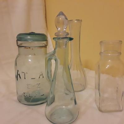 Atlas jar and glass items