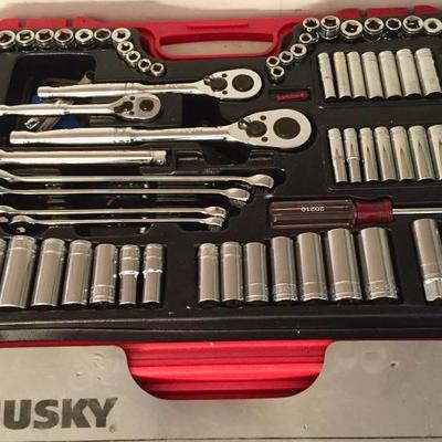 Husky 87-piece ratchet and socket wrench set