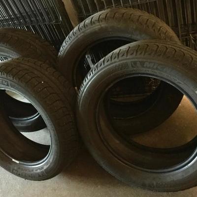 (4) Michelin X-Ice Snow Tires Xi2 205/55R16 06-09842-01 WFA 3TR
