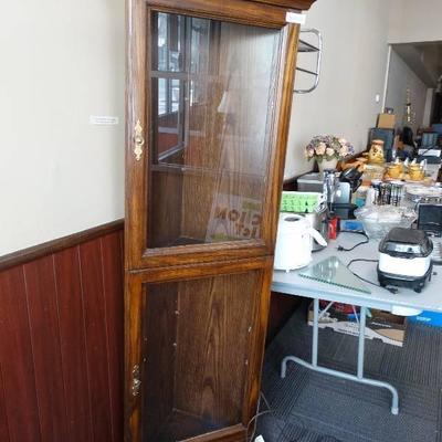 Wood corner curio cabinet w/ glass shelves & light