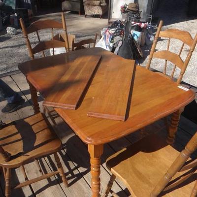 Antoque oak table w/2 leafs & 5 chairs.(2 chair da ...