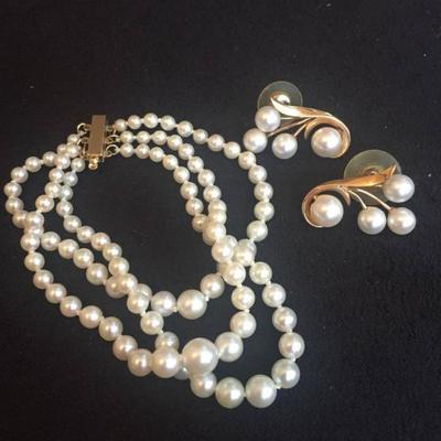 Vintage Pearl Bracelet and Earrings