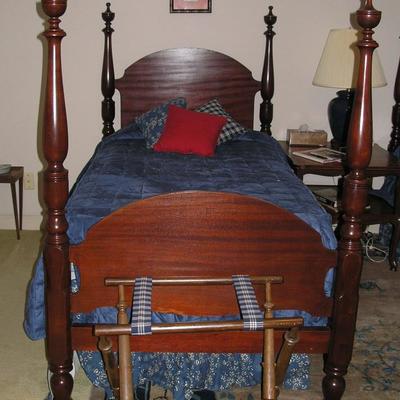Matching Pair of Antique Mahogany twin Beds