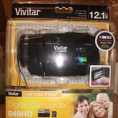 Vivitar DVR949-BLACK 12.1MP Full HD Digital Camcor ...