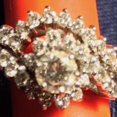 Diamond and white gold 2 piece wedding ring set