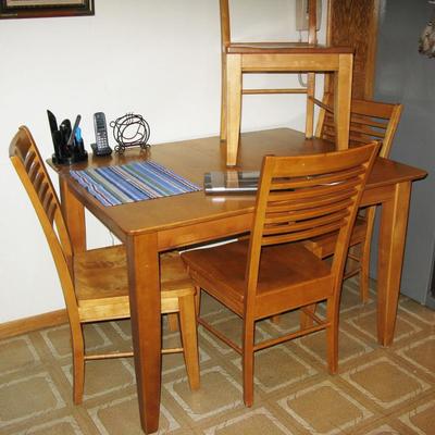 oak heavy kitchen table and chair set