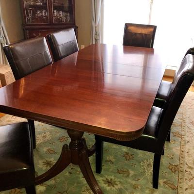 Duncan Phyfe style mahogany dining table
