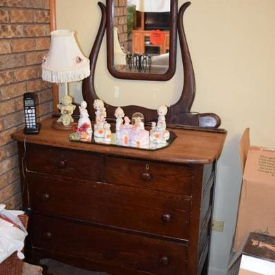 Vintage dresser and mirror, lamp, figurines