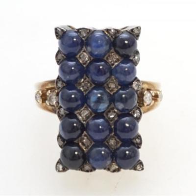 Mid Century Impressive 14k Sapphire & Diamond Dinner Ring. Stamped 585 (14k) size 7.75 Ladies Ring 10.66 grams. Set with 15 cabochon cut...