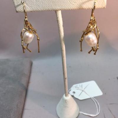 14kt Gold Baroque Pearl Earrings
