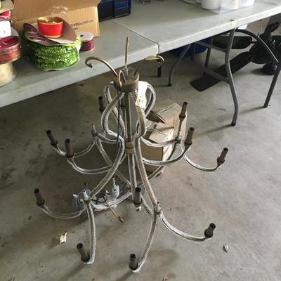 Large chandelier w/ drops