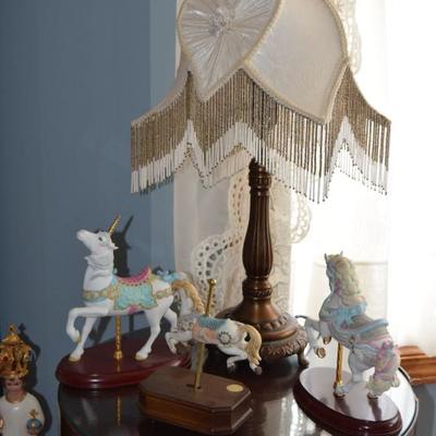 Lamp & Carousel Figures