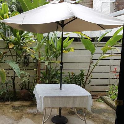 FKT041 Outdoor Glass Patio Table & Patio Umbrella with Stand
