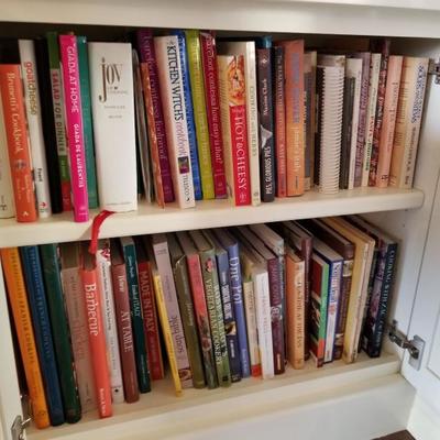Many fine art and design books.