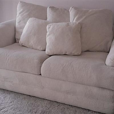 ... and matching love seat