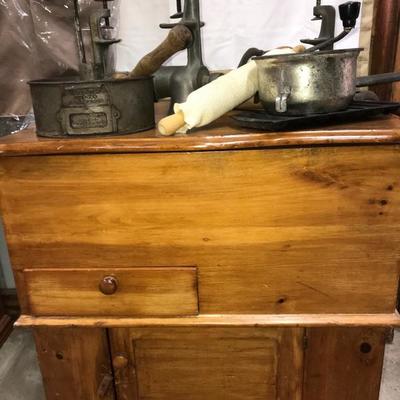 ANTIQUE PINE WOOD DRY SINK, IN VERY GOOD CONDITION