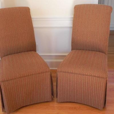 Set of 4 matching chairs !