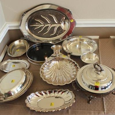 Box lot of silverplate dishes