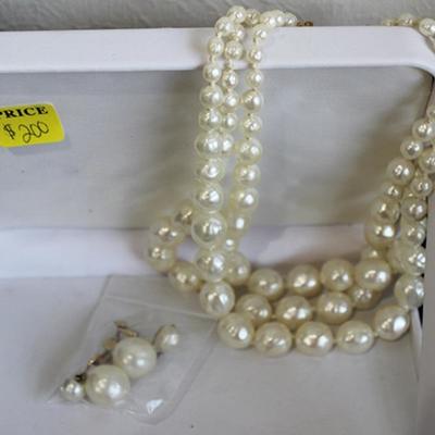 Beautiful fresh water pearls and matching earrings