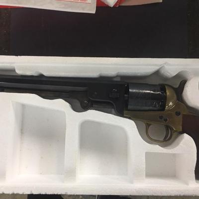 Traditions 1851 Coltnavy Revolver