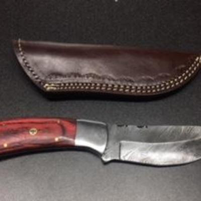 Damascus 9" Full Tang Hunting Knife with Rosewood Handle & Leather Sheath