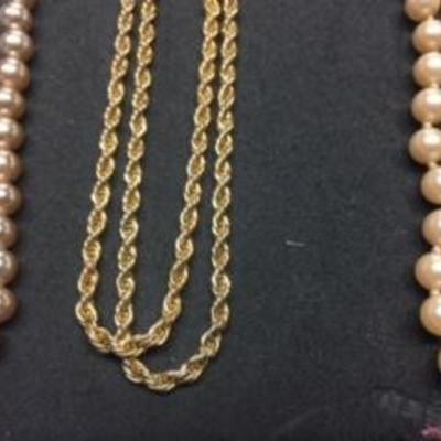 Tray of Gold Tone & Pearl Jewelry