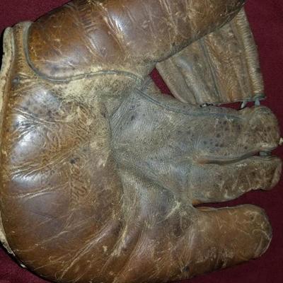 Back of Hutch baseball glove