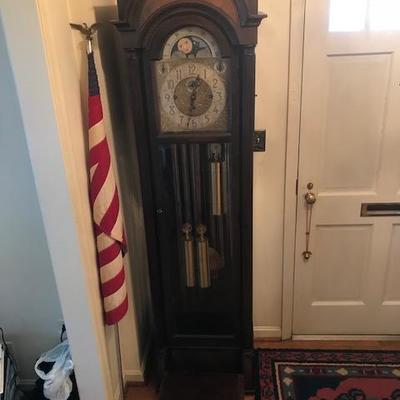 Hall Clock with 9 tubes, made in Germany