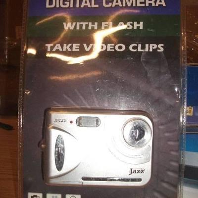 Jazz JDC25 Digital Camera with Flash (Silver)