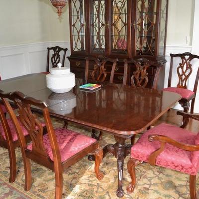 Stoneleigh mahogany Chippendale double pedestal dining table with 8 chairs
