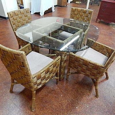 Like New Basket Weave Glass Top Table/4