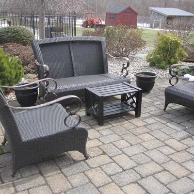 Outdoor patio seating group