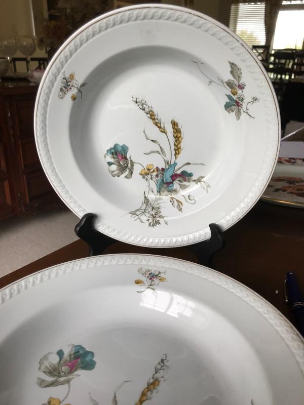 Antique. Powell, Bishop & Stonier. Pink & blue floral and yellow wheat. Marking: 1876-1878. 4 plates.