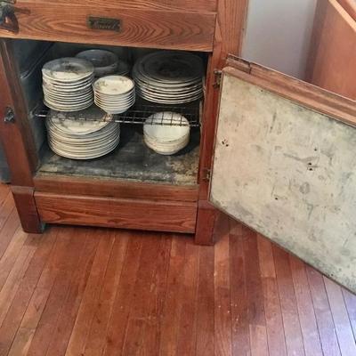 $400  Antique Ice Box, 1900â€™s.  Name Plate:  MASCOT by Ranney Refrigerator Co.  (photo 4 of 5) * Cash Only.  No Returns. Local Pick Up...