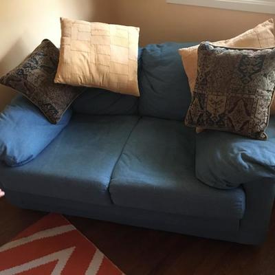 $50  Blue Pull Out Sleeper Loveseat.  Convertible 2 Seater. Foam.  (photo 1 of 1) *Cash Only.  No Returns. Local Pick Up In Media, PA....