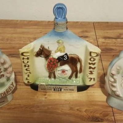 KET044 Vintage Churchill Downs, Run for the Roses Jim Beam Decanters
