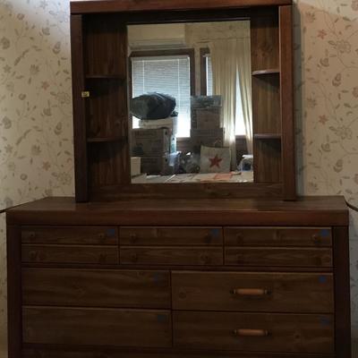 KET058 Wood Dresser & Mirror
