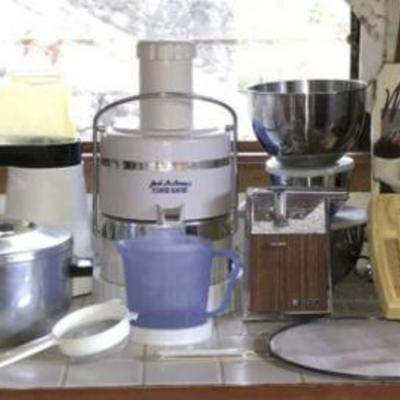KET064 Small Kitchen Appliances & More
