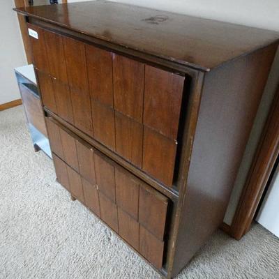 Vintage 4 drawer chest