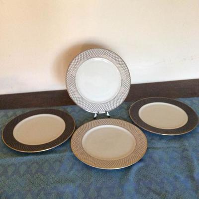 Set of 4 Beautiful Plates by Leno 