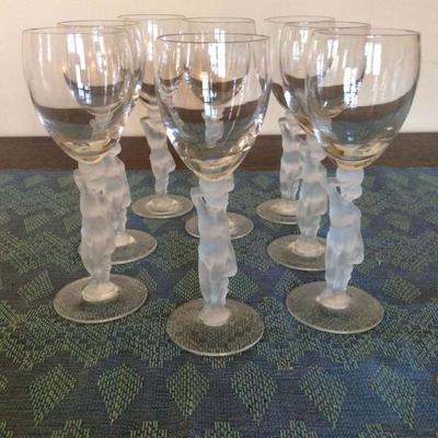 Excellent Set of 8 Wine Glasses
