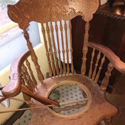 SOLID WOOD ROCKING CHAIR NEEDS THE LEATHER BOTTOM