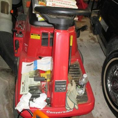 HONDA 3011 HYDROSTATIC RIDING LAWN MOWER WITH ALL THE EXTRAS 30