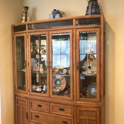 Stanley China Hutch, in excellent condition 