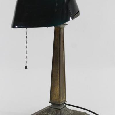 Lot 100: Emeralite Banker's Desk Lamp 