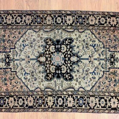 Lot 197: Isphihan Wool with Silk Highlights Rug/Carpet 